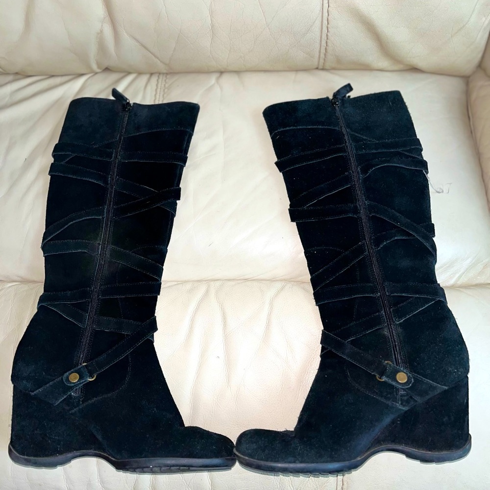 Me too black suede boots